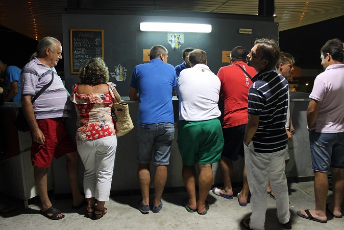 The bar at half time