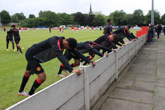 Manchester United U21 warming up